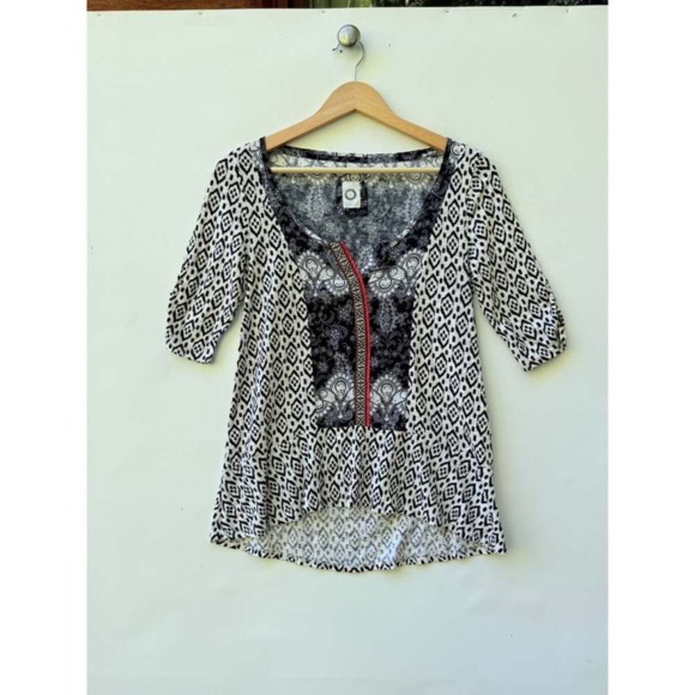 Akemi + Kin Womens Top XS‎ Black White 3/4 Sleeve Bohemian Paisley Blouse